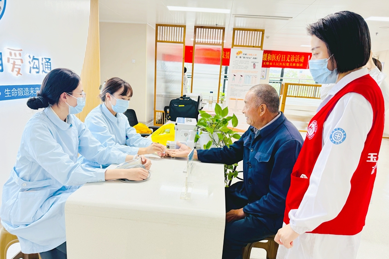 測血糖_副本.jpg